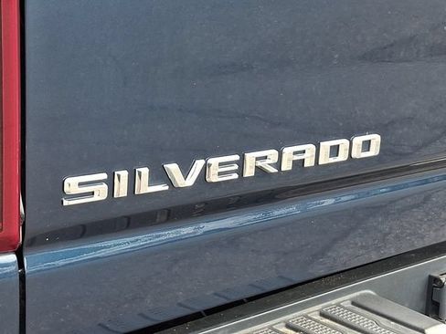Used 2022 Chevrolet Silverado 3500 High Country w/ Technology Package AWD/4WD image 32