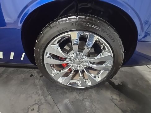 Used 2011 Dodge Challenger SRT8 image 24