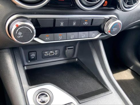Used 2025 Nissan Sentra SV FWD image 31