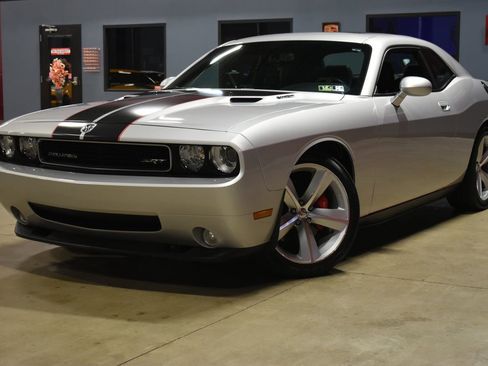 Used 2008 Dodge Challenger SRT8 image 4