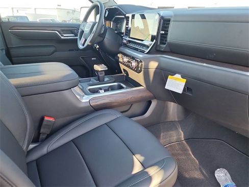 New 2026 GMC Sierra 1500 SLT image 21