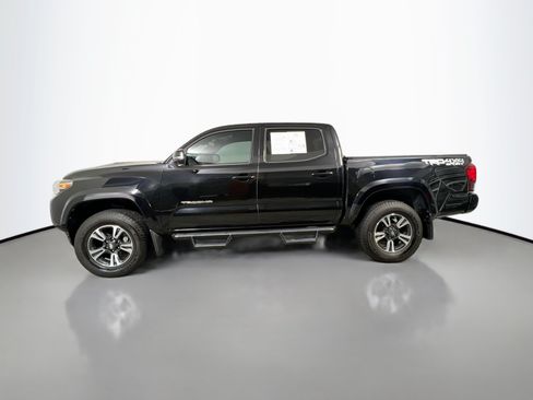 Used 2019 Toyota Tacoma TRD Sport AWD/4WD image 9