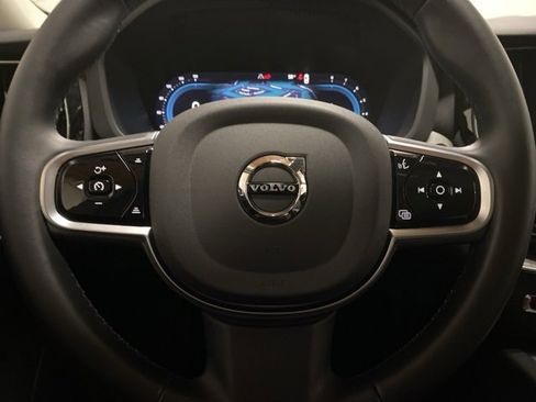 Used 2025 Volvo XC60 B5 Plus image 40