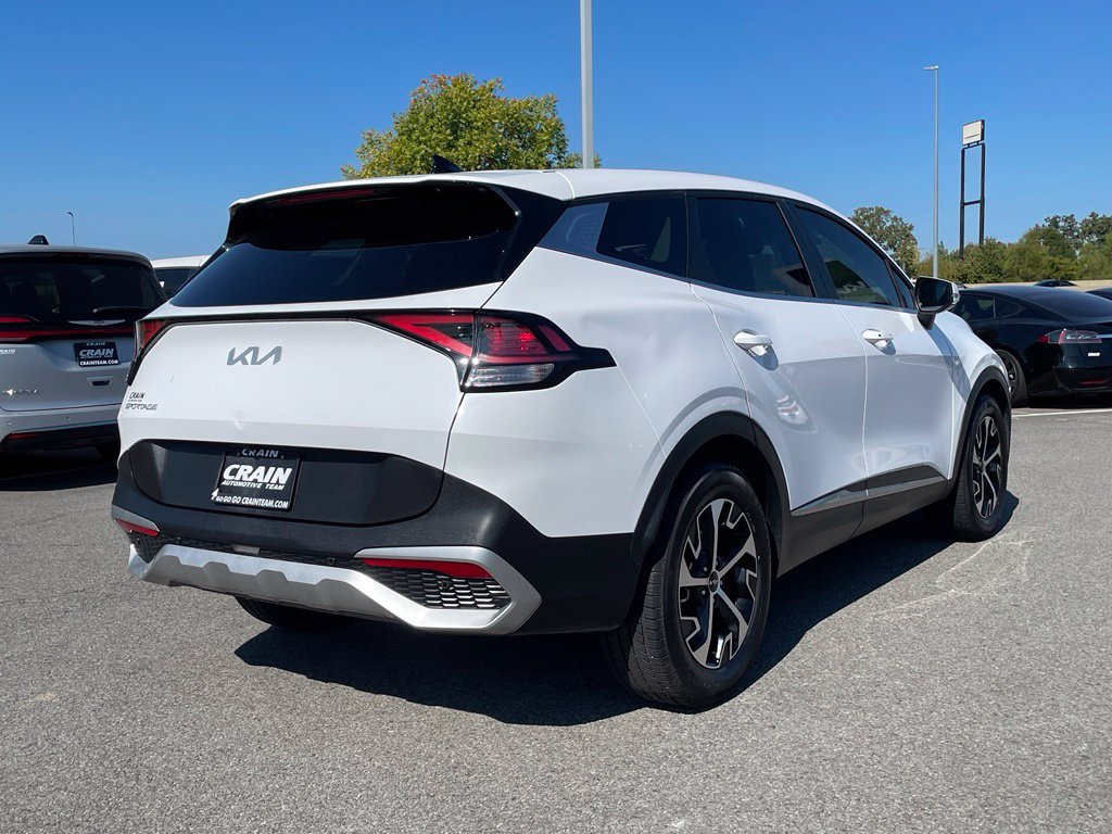 Used 2024 Kia Sportage EX FWD image 8