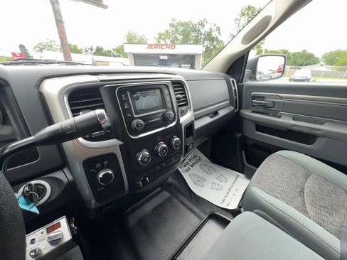 Used 2016 RAM 2500 SLT w/ Black Appearance Group AWD/4WD image 15