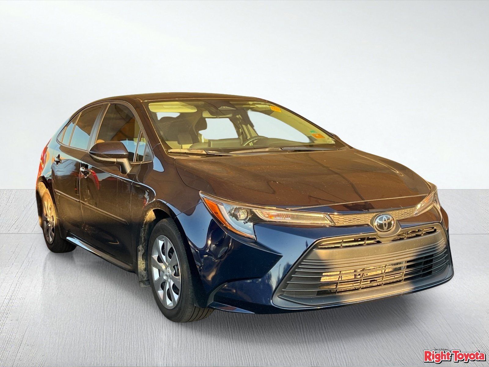 Used 2026 Toyota Corolla LE FWD image 5