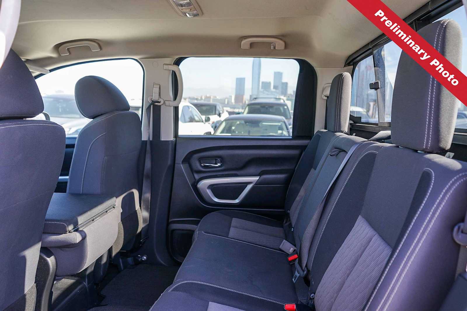 Used 2022 Nissan Titan SV RWD image 12