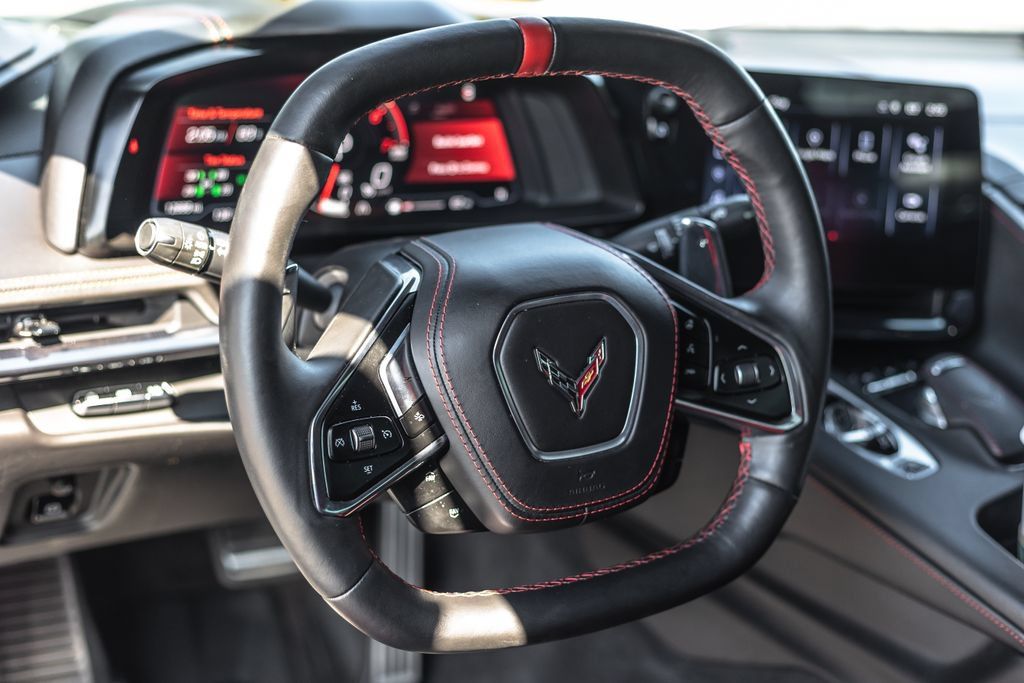 Used 2024 Chevrolet Corvette Stingray Premium Conv w/ Z51 Performance Package RWD image 10