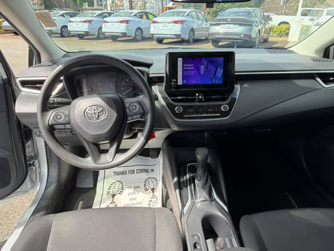 Used 2024 Toyota Corolla LE FWD image 10