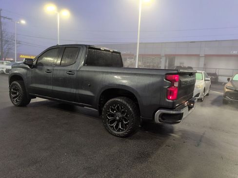 Used 2020 Chevrolet Silverado 1500 LT image 3
