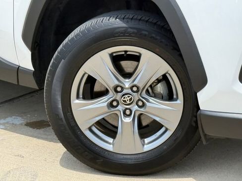 Used 2024 Toyota RAV4 XLE AWD/4WD image 2