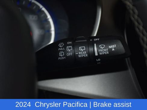 Used 2024 Chrysler Pacifica Touring-L FWD image 12