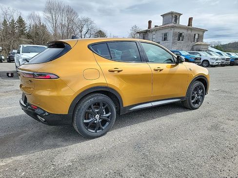 Used 2024 Dodge Hornet R/T Plus w/ R/T Blacktop Package image 5