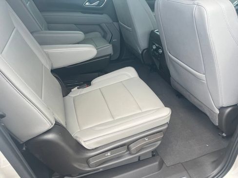 Certified 2024 GMC Yukon XL SLT w/ SLT Luxury Package RWD image 8