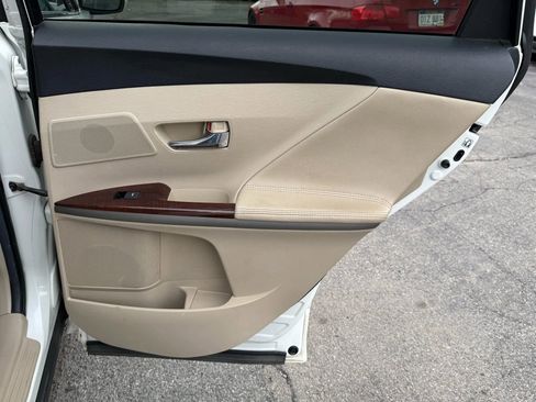 Used 2012 Toyota Venza XLE image 22