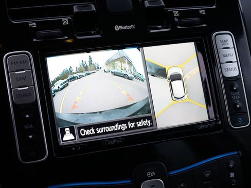 Used 2017 Nissan Leaf SL w/ Premium Package image 25