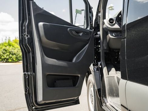 Used 2024 Mercedes-Benz Sprinter 3500 image 29