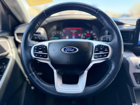 Used 2023 Ford Explorer XLT w/ Equipment Group 202A AWD/4WD image 11