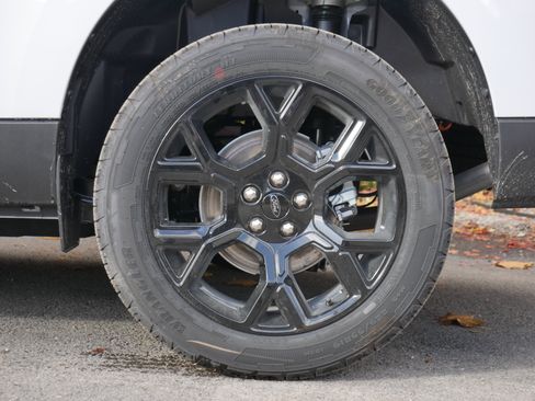 New 2025 Ford Maverick XLT w/ XLT Luxury Package image 17