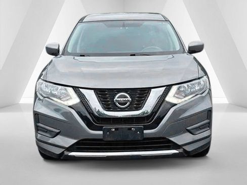 Used 2018 Nissan Rogue S AWD/4WD image 2