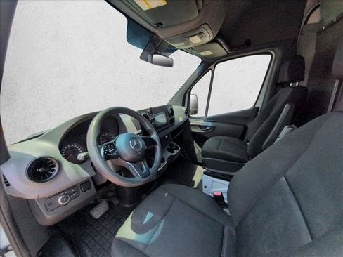 Used 2020 Mercedes-Benz Sprinter 2500 image 10