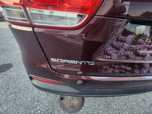 Used 2018 Kia Sorento AWD image 25