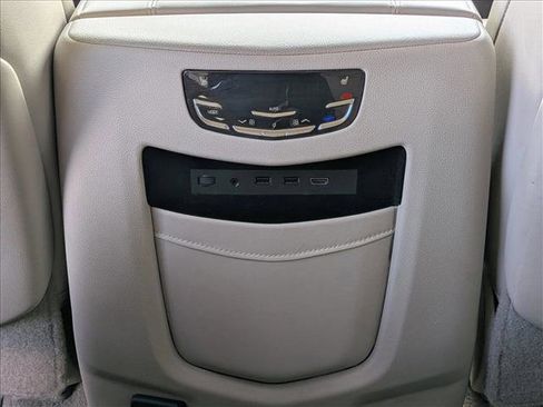 Used 2020 Cadillac Escalade ESV Premium Luxury image 17