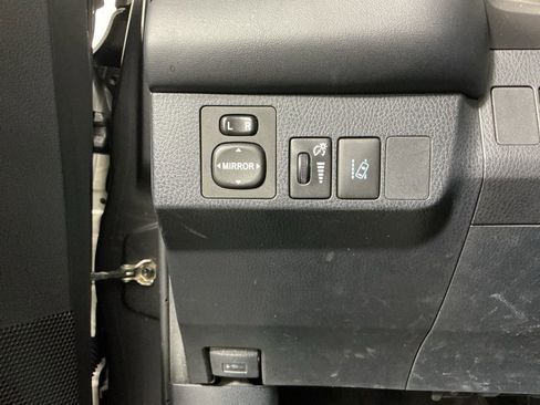 Used 2017 Toyota RAV4 Limited image 16