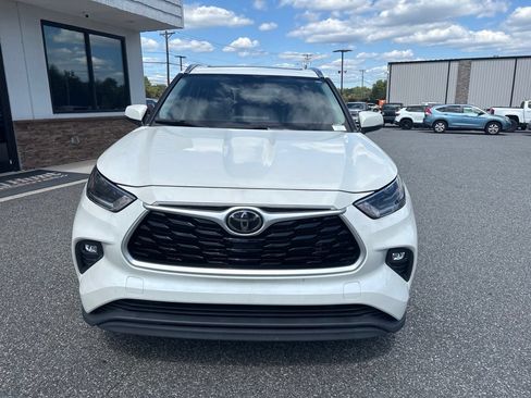 Used 2021 Toyota Highlander XLE FWD image 10