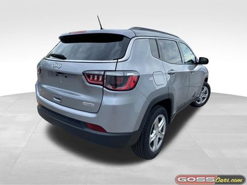 Certified 2024 Jeep Compass Latitude AWD/4WD image 3