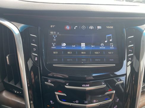 Used 2019 Cadillac Escalade ESV Luxury w/ LPO, Escalade Noir Package image 25