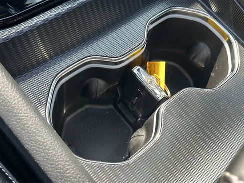 Used 2025 Jeep Grand Cherokee L Altitude image 27