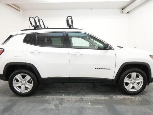Used 2022 Jeep Compass Latitude w/ Convenience Group AWD/4WD image 10