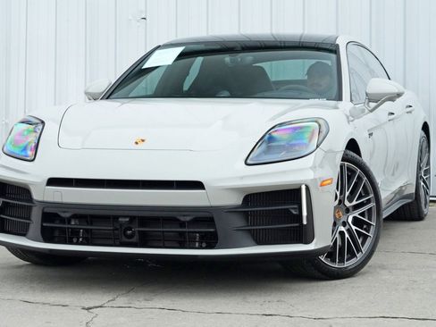 Used 2025 Porsche Panamera 4S AWD/4WD image 3