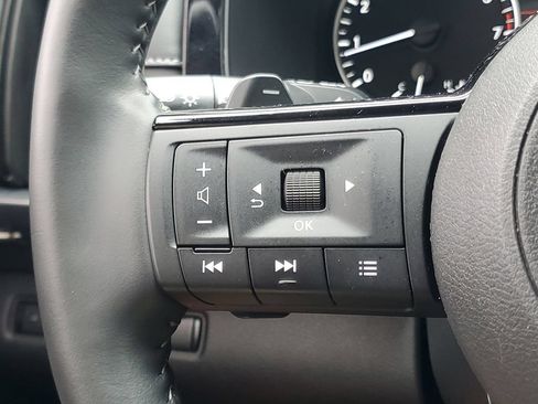 Certified 2025 Nissan Pathfinder SL FWD image 19