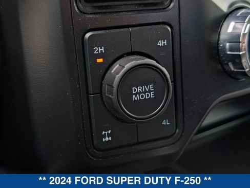 Certified 2024 Ford F250 Lariat w/ FX4 Off-Road Package AWD/4WD image 33