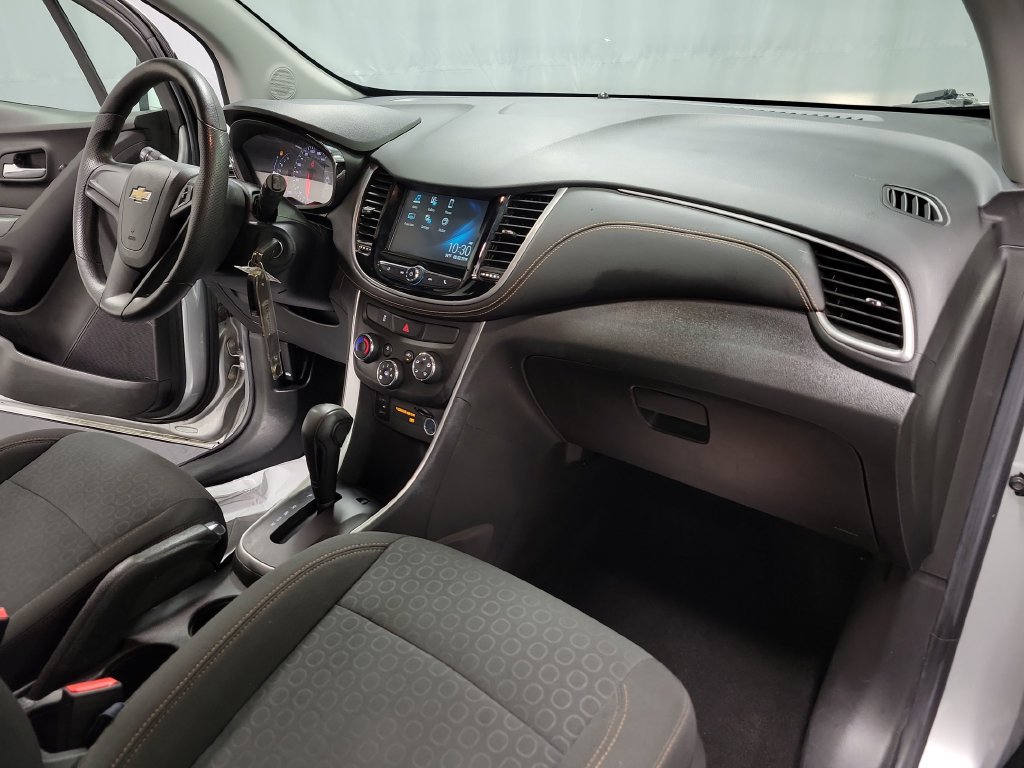 Used 2017 Chevrolet Trax LS AWD/4WD image 31
