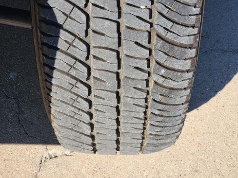 Used 2022 Ford F350 Platinum w/ FX4 Off-Road Package image 12