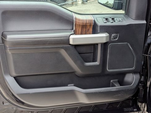 Used 2020 Ford F150 Lariat image 11