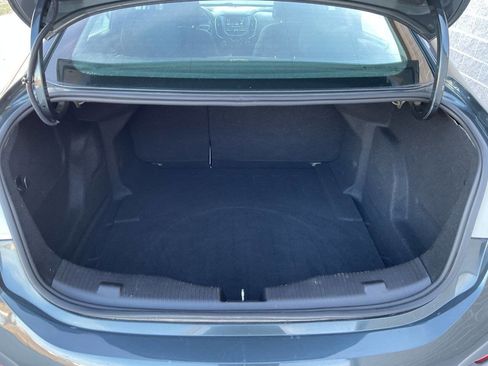 Used 2017 Chevrolet Cruze LT image 31