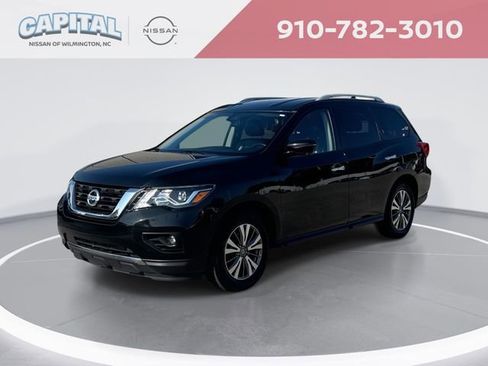 Used 2020 Nissan Pathfinder SL image 1