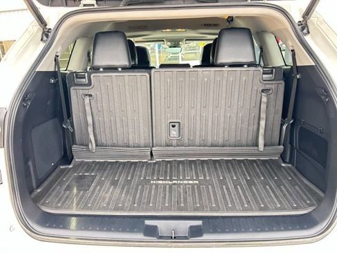Used 2020 Toyota Highlander Limited image 13