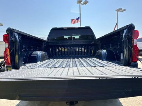 Used 2019 Chevrolet Silverado 1500 Custom w/ Custom Value Package AWD/4WD image 16
