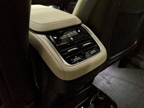 New 2026 Volvo XC90 B6 Plus w/ Protection Package Premier image 26