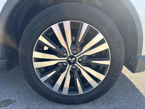 Used 2019 Mitsubishi Outlander SE image 38