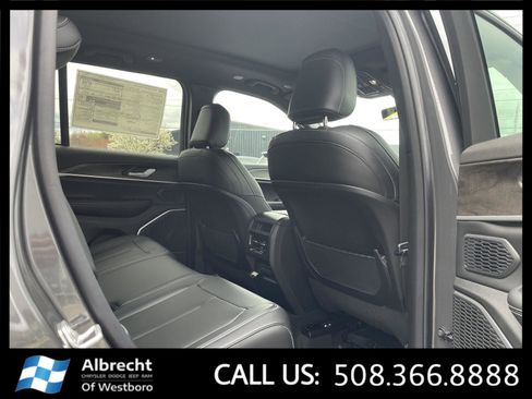 New 2026 Jeep Grand Cherokee Limited AWD/4WD image 13