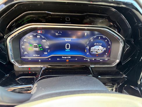 Used 2024 Chevrolet Silverado 1500 RST w/ Convenience Package II AWD/4WD image 11