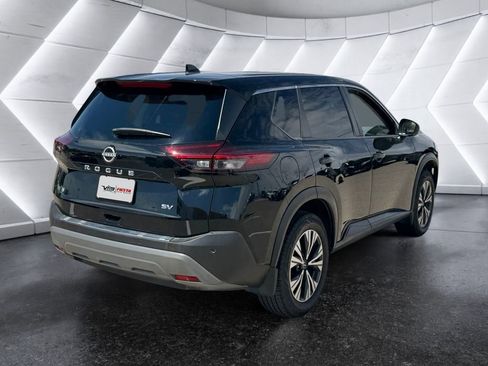 Used 2023 Nissan Rogue SV image 4