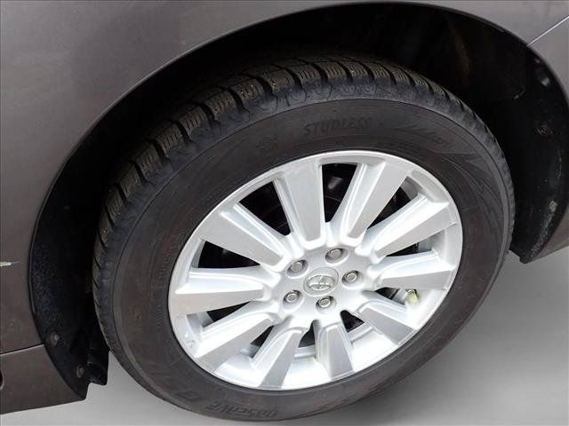 Used 2017 Toyota Sienna Limited AWD/4WD image 7