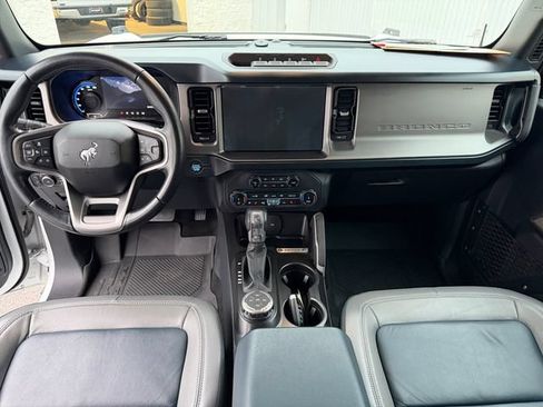 Used 2022 Ford Bronco Outer Banks w/ Sasquatch Package AWD/4WD image 21